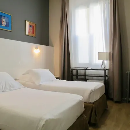 Отель Amiraute 3*