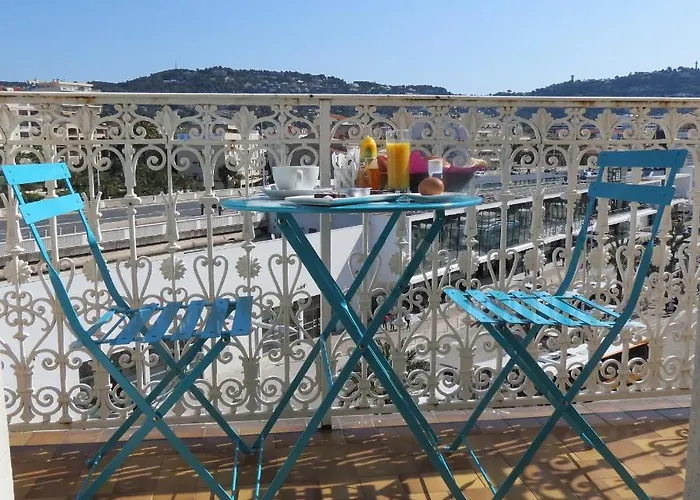 Amiraute Otel