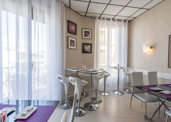 Otel Amiraute
