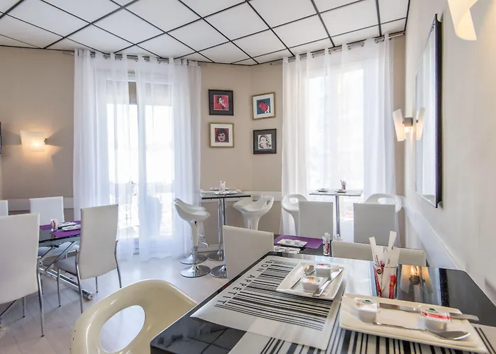 Amiraute Otel