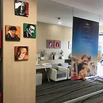 Amiraute Отель Канны