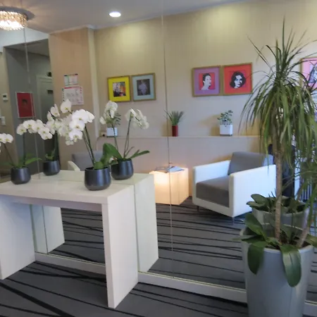 Amiraute Hotell 3*
