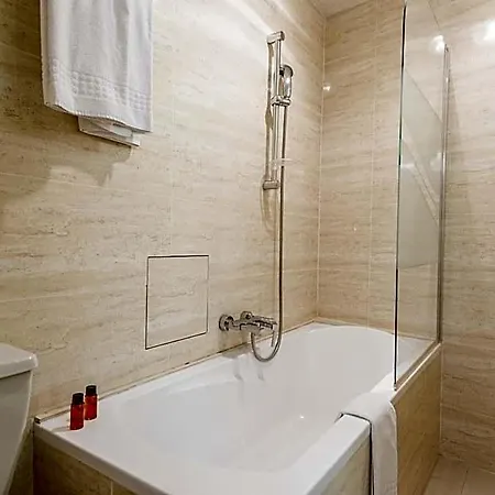 Hotell Amiraute 3*