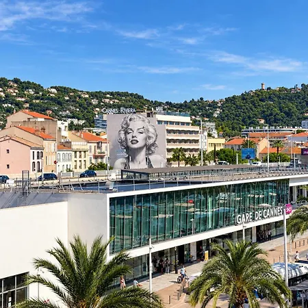 Hotel Amiraute 3*